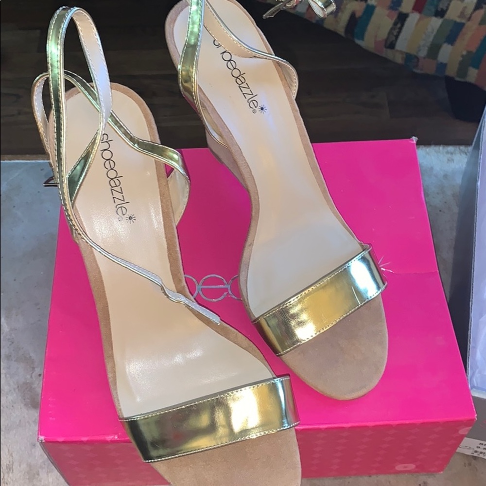 NEW! Shoe dazzle Sherrilyn gold wedge sandals